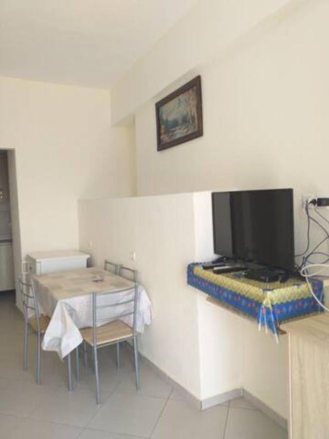 Vasili Sunstay Apartments Sarandë Esterno foto