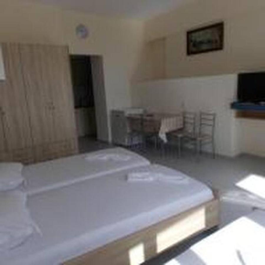 Vasili Sunstay Apartments Sarandë Esterno foto