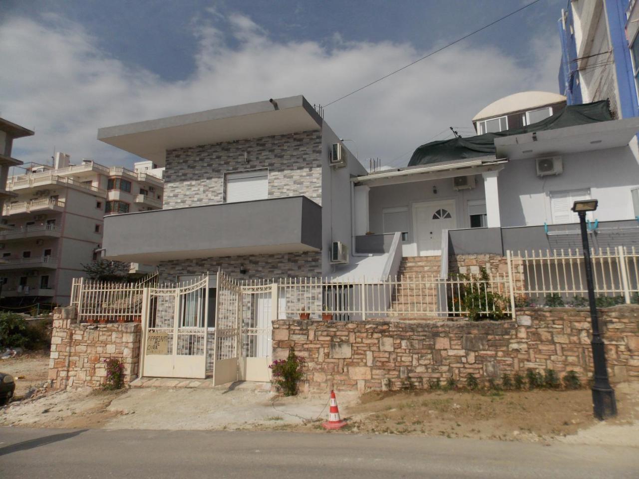 Vasili Sunstay Apartments Sarandë Esterno foto